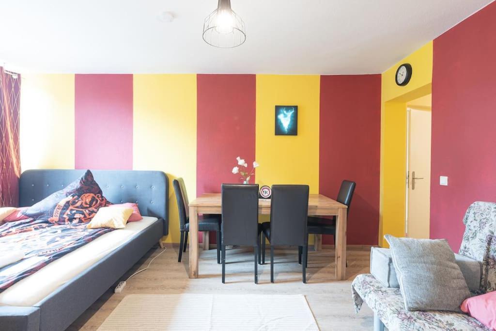 - Magical Harry Potter Apartment In Duisburg - 2 Mins Central Station Hbf - Kingsize Bed & Netflix - エクステリア 写真